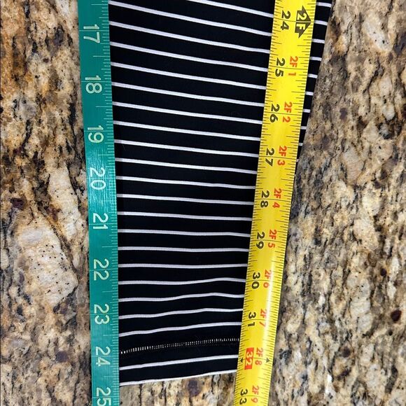 Lululemon Train Times Pant Leggings 25" Parallel Stripe Black White Size 4 - Picture 9 of 9